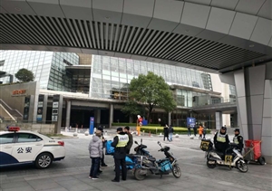 不畏嚴寒 默默堅守 只為保一方平安 ——陸家嘴項目元旦保障紀實(shí)