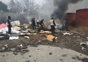 巡查遇見(jiàn)火情，宗保隊員協(xié)助滅火 --金橋市容項目隊員協(xié)助撲滅火情