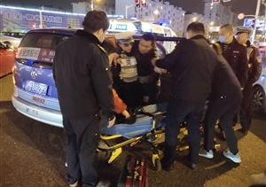 樂(lè )于助人系列報道，救助路邊病人與協(xié)助游客找到愛(ài)車(chē)