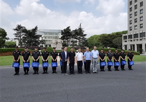 上海市公安局治安總隊、市保安服務(wù)行業(yè)協(xié)會(huì )領(lǐng)導看望慰問(wèn)宗保公司